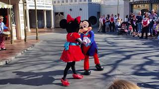 Mickey and Minnie and The Straw Hatters Band at Disneyland (8/22/15)