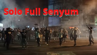 SOLO FULL SENYUM!!! AKSI SUPORTER PERSIS SOLO RAYAKAN LASKAR SAMBERNYAWA JUARA LIGA 2