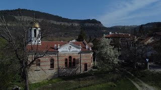 В памет на стотиците хиляди българи, които не са склонили глава пред османлиите. И онези 110 боляри!