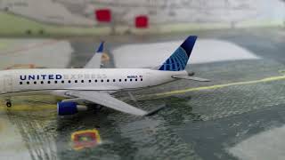 United airlines E175 unboxing