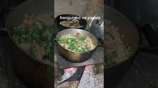 franguinho caipira na panela #roça #frangocaipira