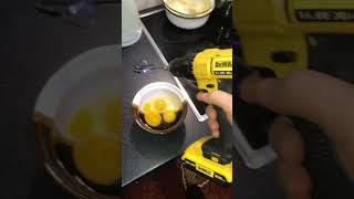 Миксер от DeWALT