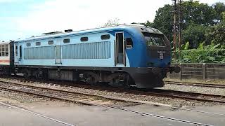 Slow Train to Polgahawela arriving to Damatagoda Railway Station