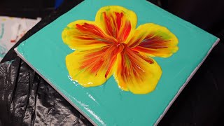 Simple way to paint flowers with paper towel #easypaintingideas #acrylicart #art #satisfyingvideo