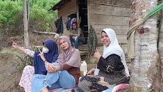 Makan sambalado durian di aie luo