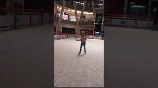 FUI PATINAR NO GELO NO SHOPPING/SERÁ QUE CONSEGUI?#shortsviral#shortsvideo#shorts#patinando