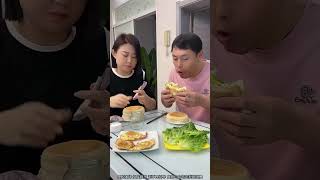 🍲🤣 Hilarious Couple's Ultimate Food Showdown: Who Will Be the Champion? 🏆🍽️ #EpicFoodChallenge