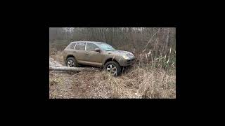 Porsche Cayenne 4.5S V8 on 35s Off Road vs Tree