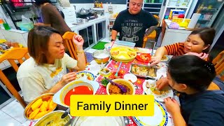 Santai2 Makan Malam Bersama Keluarga Di Rumah Nenek Momoi