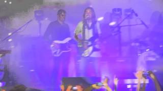 Tame Impala - The Less I Know The Better (Live Zenith Paris 2016)