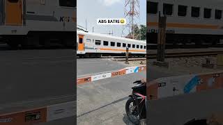 Kereta api habis batre 🤣 suaranya bikin pengen pipis 🤣 #automobile #viral #keretaapi