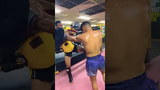 MUAY THAI TRAINING #fitnesslifestyle #muaythai #sparring #boxing #bodytransformation