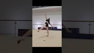 Grand battement jete for RG ballet class. #rhythmicgymnastics #shorts