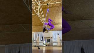 Aerial gymnastics pigeon #aerialhammock #aerial #aerialtricks #yogq #kapotasana