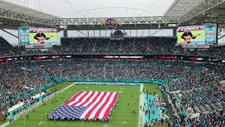 Jose Feliciano performs the national anthem at Hard Rock Stadium on Christmas Day (12/25/2022).