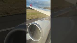 Qantas A330 take-off from Melbourne #aviation #avgeeks #travel #qantas #airbusa330 #melbourne