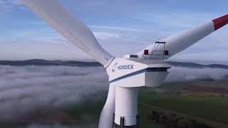 Windpark Hilgershausen Südwind S77 im leichten Morgennebel | Dji mini 2