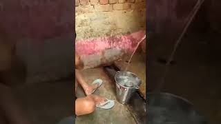 "No VIP culture under Yogi" says BJP MLA as he bathes using hand pump water