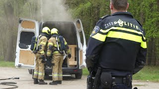 bestelbus in brand gestoken aan de Hoessenboslaan in Berghem