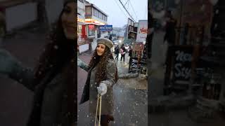 My First Snowfall experience in Mussorie ,India