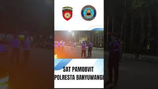 Anggota Satpamobvit Polresta Banyuwangi melaksanakan patroli skala besar