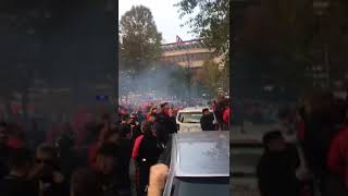 L'arrivo della CurvaSud a San Siro per il derby: Spettacolo! Club Milan FolliaBisceglie Presente 🔴⚫