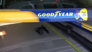 Changing the wipers on a 2007 - 2012 Honda CRV