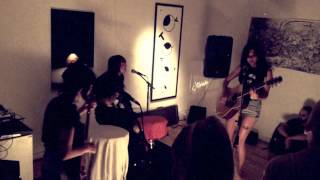 The Coathangers - Sicker (acoustic show in Bologna)