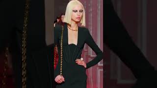 Gigi Hadid & Bella Hadid Walk for Versace FallWinter