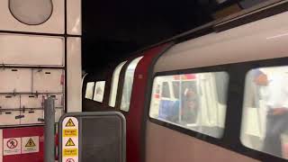 TfL Jubilee Line 1996 Stock Arriving at Green Park Station