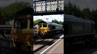 Freightliner 66537 Passing Trimley station Heading to Felixstowe port #trimley #class66 #shorts