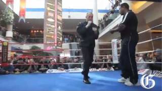 Boxers Lucian Bute and Brian Magee held a public training session