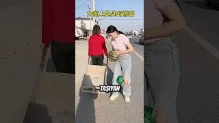 Karpuzlu topu gerçek karpuzla değiştiriyor! 🍉🍉🍉 #viral #trending #shorts