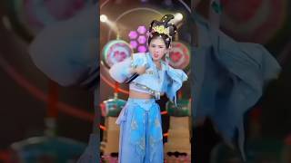 6💟 Traditional Dance in Hanfu: This Girl’s Humorous Style Will Make You Laugh