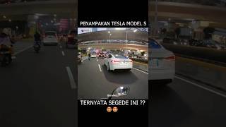 Tesla Model S sebesar ini?! 👀 #motovlog #tesla #motovlogger #vlog #fyp #teslamodels