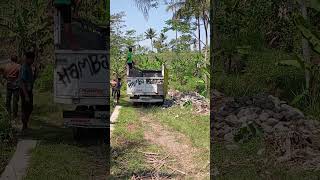 Bongkar Batu Untuk Tlasah Jalan Usaha Tani