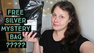 Makeup revolution beauty haul Chritmas 2019 + Free Silver Mystery Bag UNBOXING!