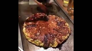 | 9GAG | Who'd like to try this giant okonomiyaki?