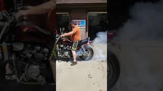 V65 Honda Magna burnout