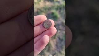 Медная красивая монетка выпала в хорошем сохране!) #коп #metaldetecting #minelab #металлоискатель