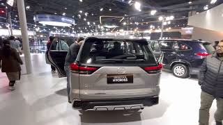 Toyota Innova hycross @ Auto Expo 2023