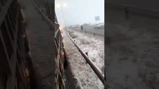 روزهایی که برف و یخبندان هست توی جاده ها بیشتر احتیاط کنید ❄️🌨🫠