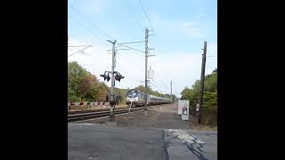 Amtrak 165 Meets CT Rail 3034 in Waterford, CT W/ Dueling Horns #train #northeastcorridor #amtrak