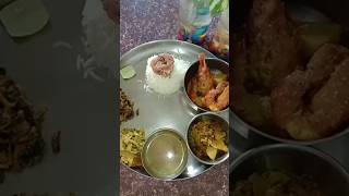 A Healthy Lunch Thaali 😋 Bengali Lunch Thaali 😊 What I Eat In The Lunch at Home 🏡 #lunchthali #short