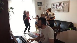 Viva la mamma “funny” cover voce piano e...