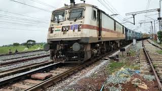 Badbil-Puri Intercity Express (18415) Departure from Jakhpura Junction (4K Video)