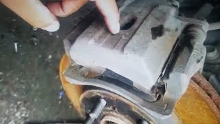 2005 Toyota Prius brake caliper noise!