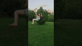 grass trick 😎#trickinglife #sports #tricker #tricking #games #youtubeshorts #ytshorts