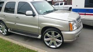 2004 Cadillac Escalade on 26" Cadillac replicas CLEAN!