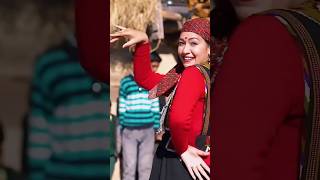 Rhythm of Pahari Songs🥰 Makes everyone SMILE 😊😊 #pahadi #paharisong #pahadilifestyle #shorts #viral